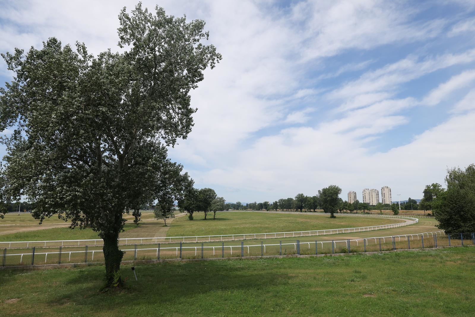 FOTO I VIDEO Kako izgleda Hipodrom godinu dana nakon Thompsonovog koncerta