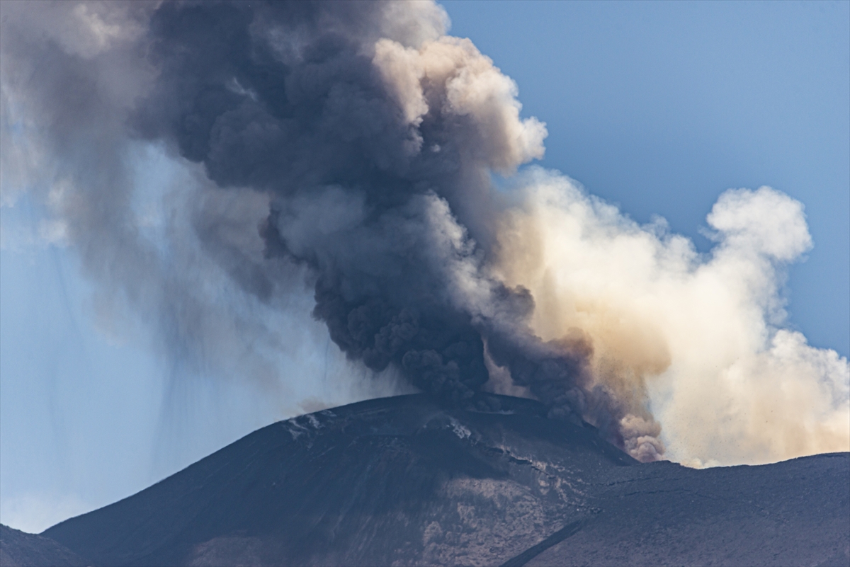 VIDEO I FOTO Zbog erupcije Etne zatvorena najprometnija zračna luka na Siciliji