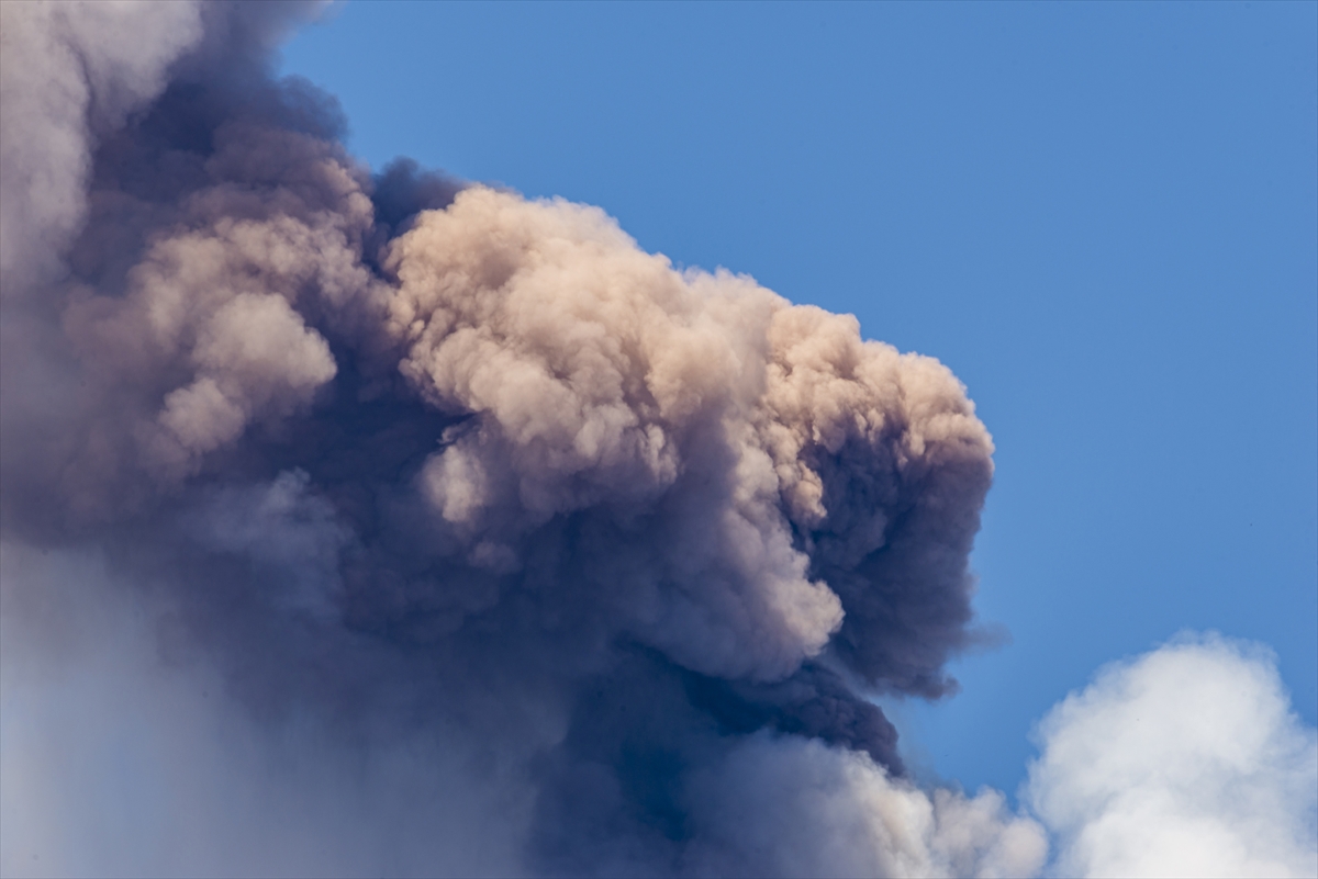 VIDEO I FOTO Zbog erupcije Etne zatvorena najprometnija zračna luka na Siciliji