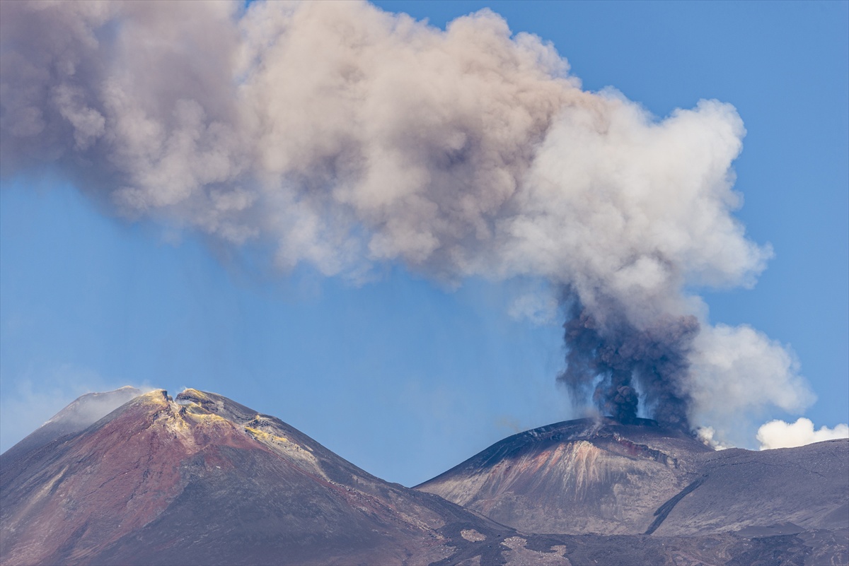 VIDEO I FOTO Zbog erupcije Etne zatvorena najprometnija zračna luka na Siciliji