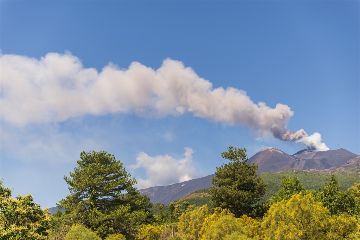 VIDEO I FOTO Zbog erupcije Etne zatvorena najprometnija zračna luka na Siciliji