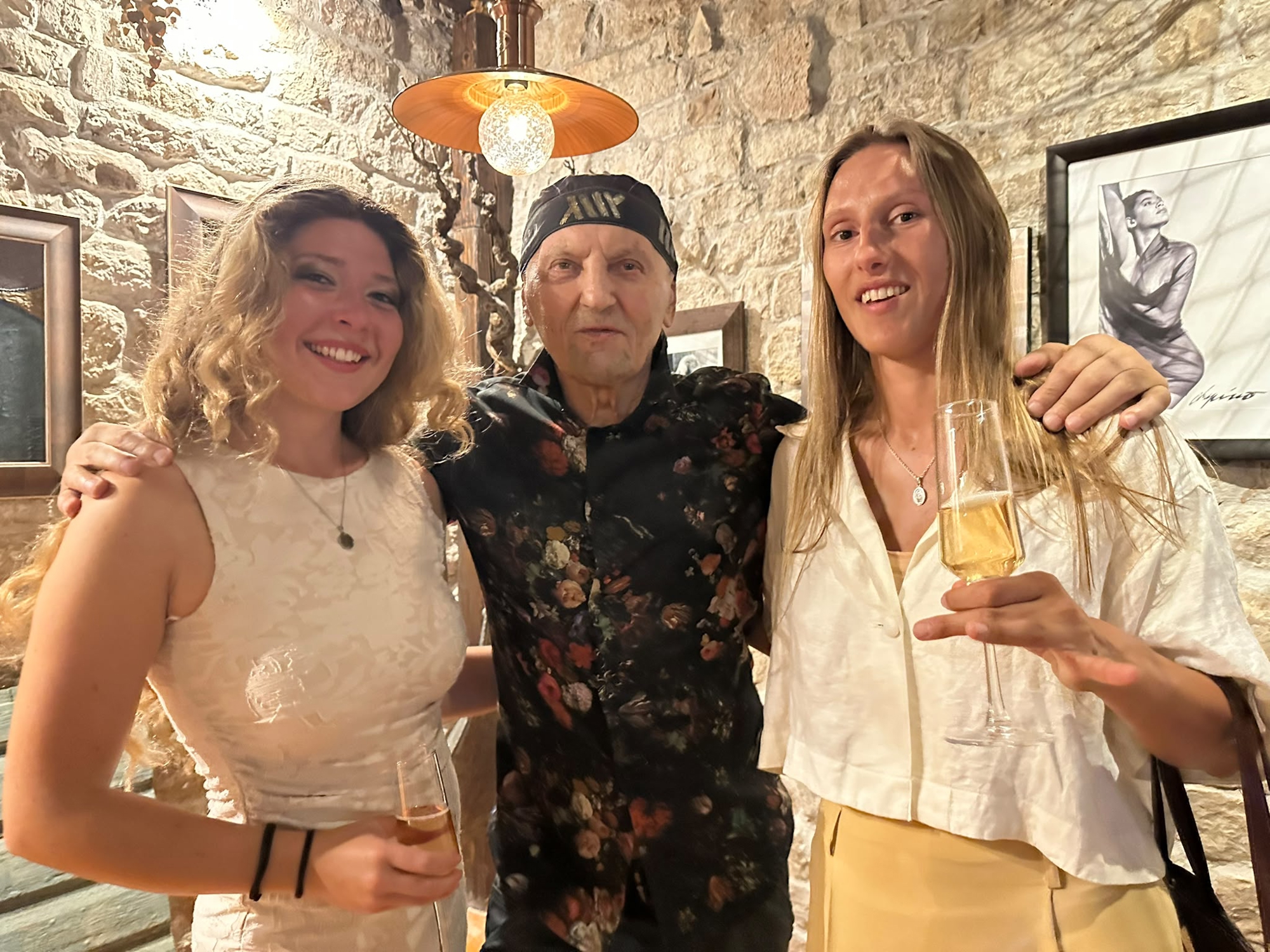 Lupino otvorio humanitarnu izložbu u Zadru, ulica ispred ART Konobe je bila krcata