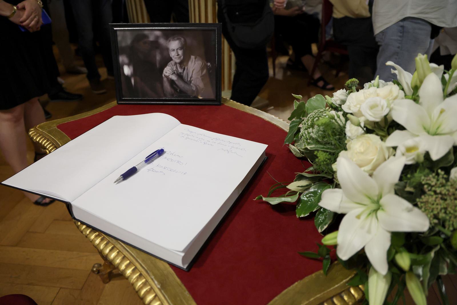 FOTO U HNK-u održana komemoracija za Zrinka Ogrestu