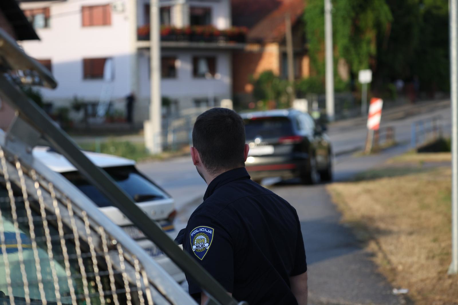 Satima prijetio i pucao iz kuće u koju se zabarikadirao kod Zagreba. Priveden je