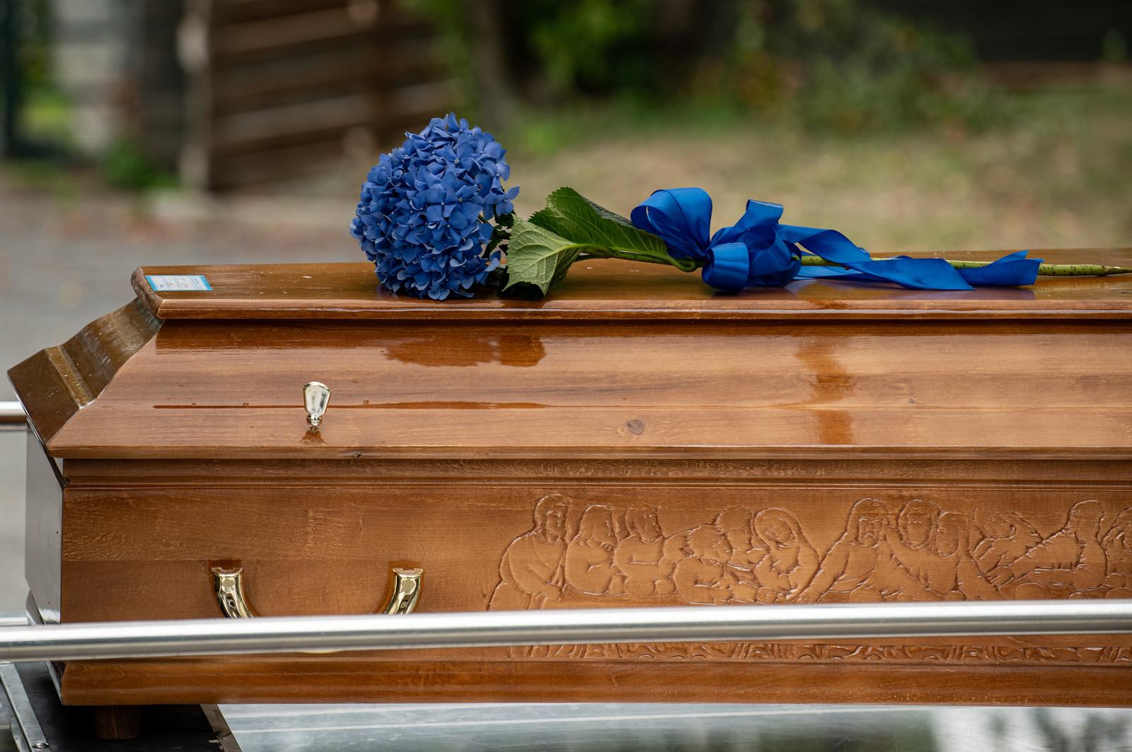 Prijatelji i obitelj na Mirogoju se oprostili od redatelja Zrinka Ogreste