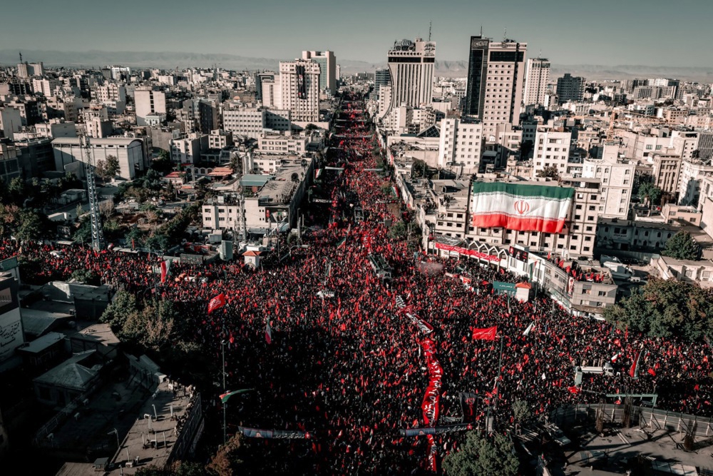 FOTO Poruka na sprovodu ubijenog ajatolaha: "Hej, Trump. Ubit ćemo te"