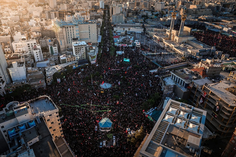 FOTO Poruka na sprovodu ubijenog ajatolaha: "Hej, Trump. Ubit ćemo te"