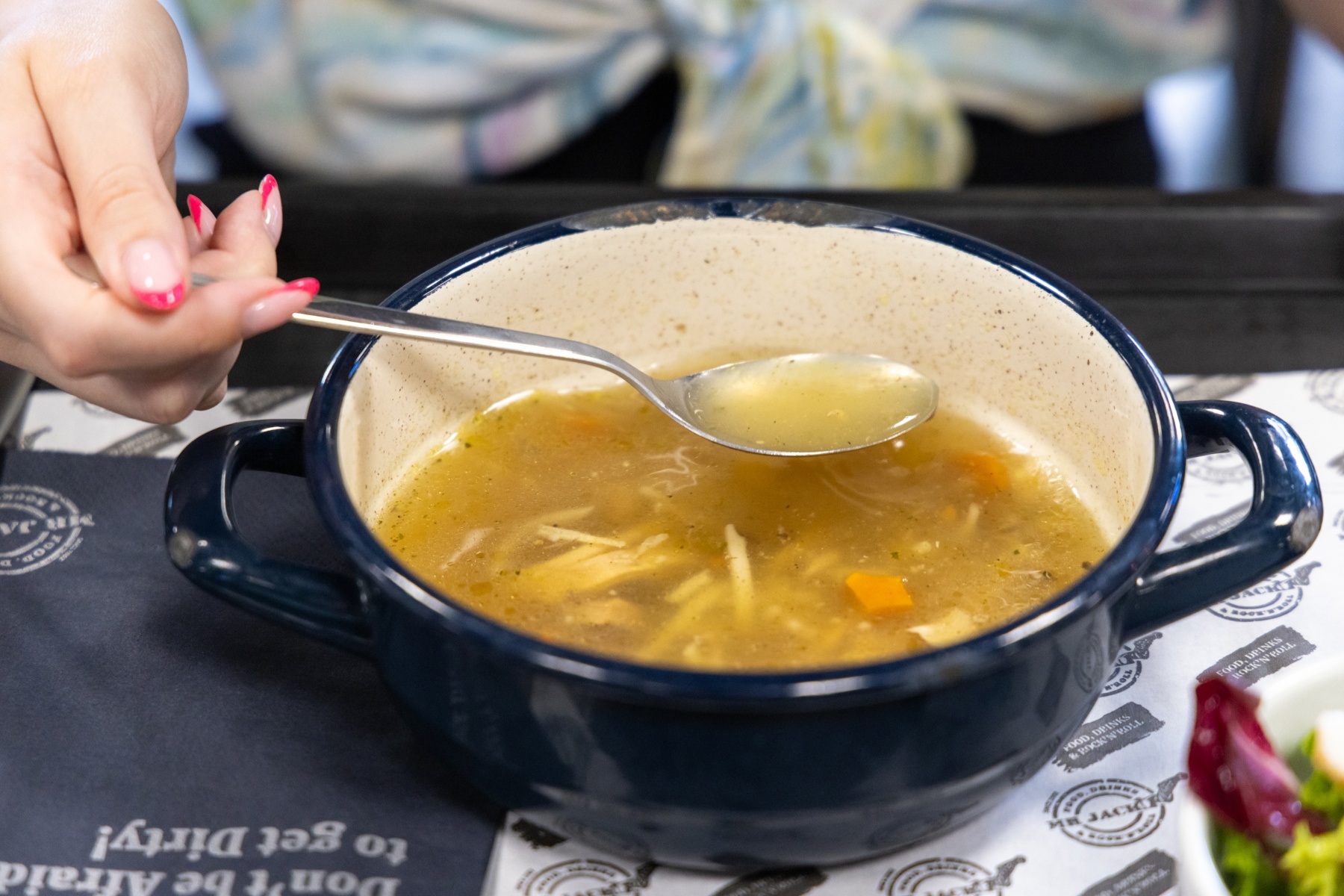 Na Jankomiru smo pronašli kantinu s "all you can eat" gablecom za 11.90 eura