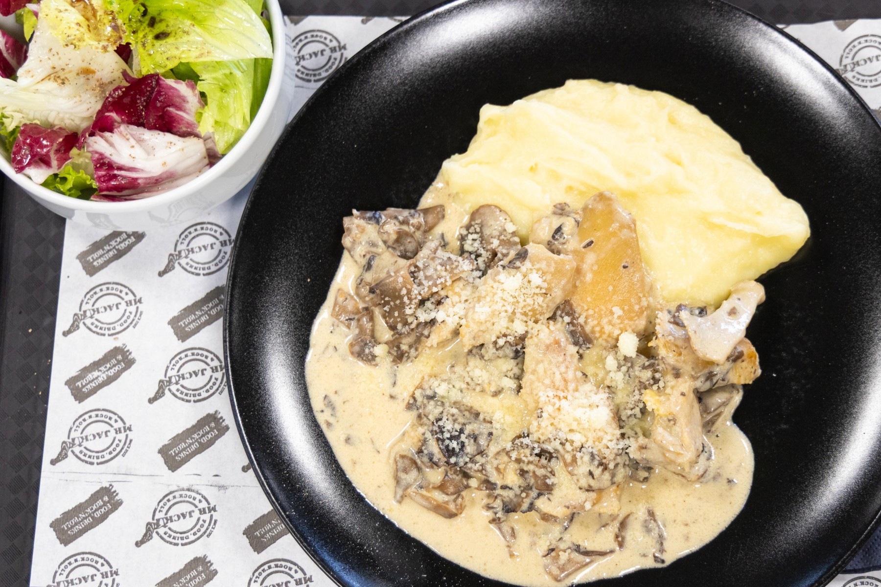 Na Jankomiru smo pronašli kantinu s "all you can eat" gablecom za 11.90 eura