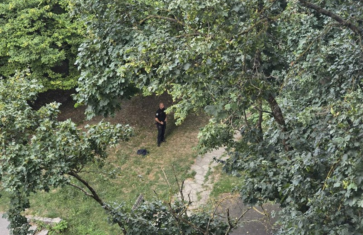 Novi detalji: Policajci mu prišli, on izvadio ručnu bombu M75 i izvukao osigurač
