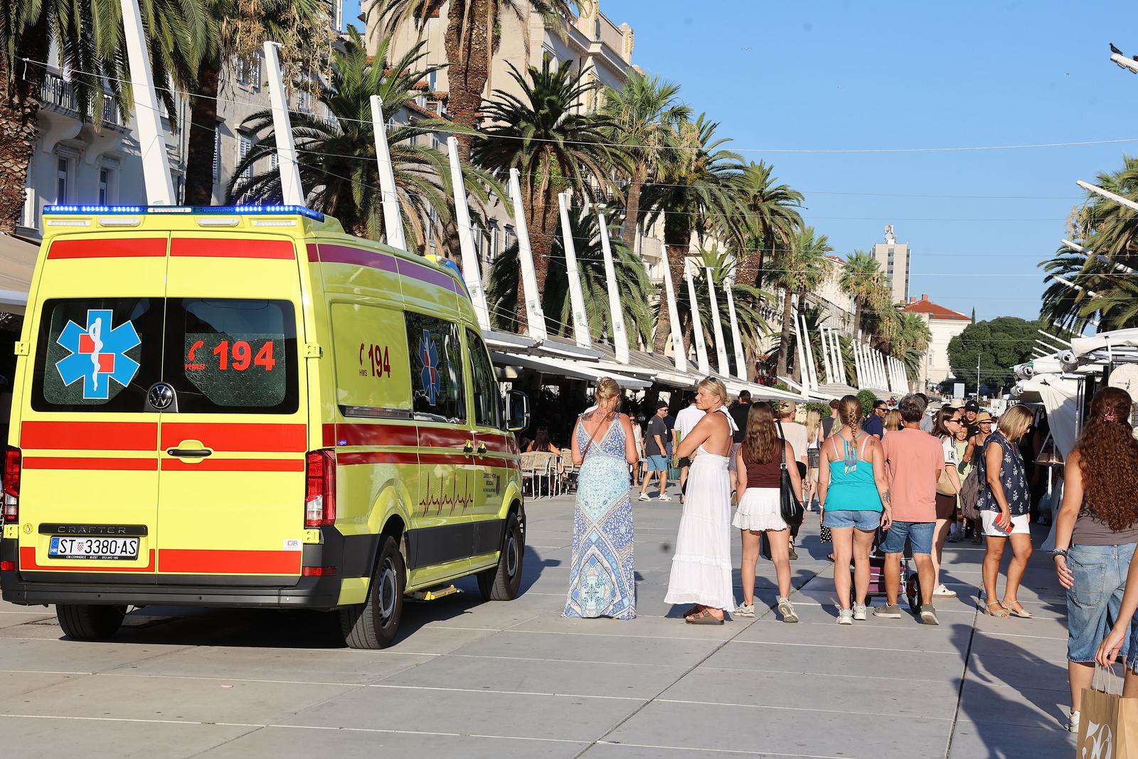 Fotka dana: Splitski policajac potpisao se na majicu partijaneru s Ultre