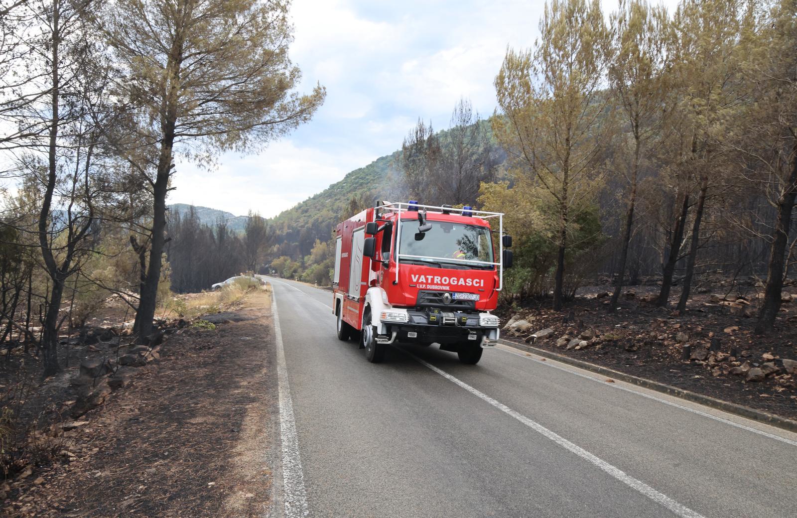 Tucaković: Stanje na Korčuli znatno bolje, ali požar još nije lokaliziran