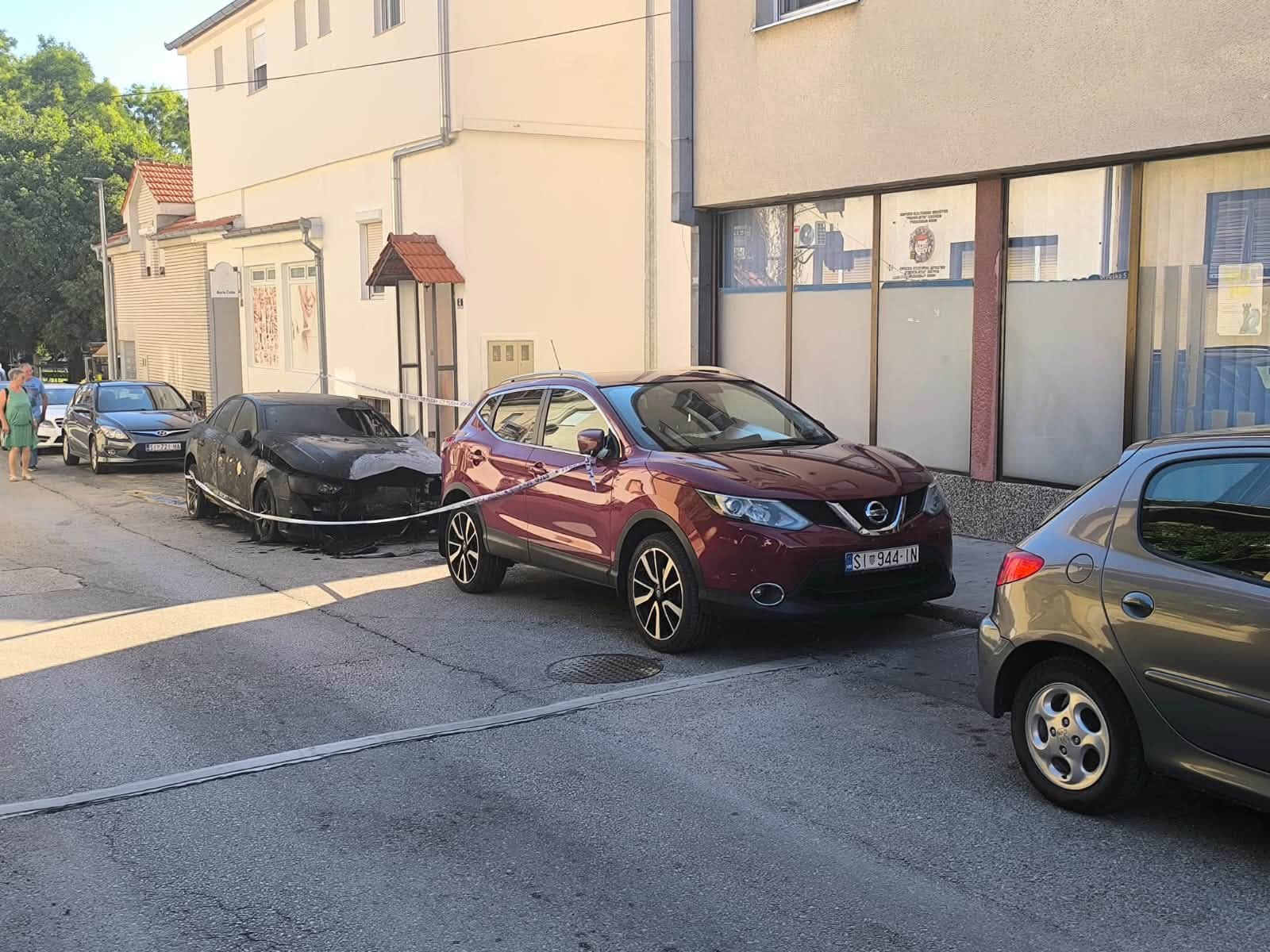 Netko je u Kninu zapalio Audi muškarcu koji je nedavno priveden u istrazi dilanja