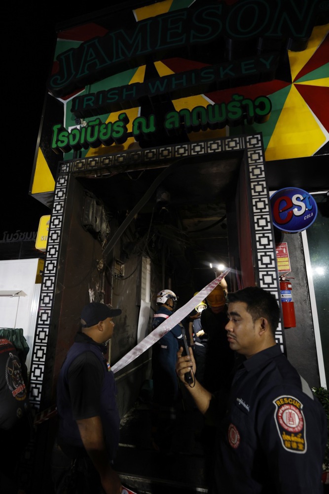 U požaru u baru u Bangkoku poginulo 30 ljudi. Vlasnici izrazili sućut