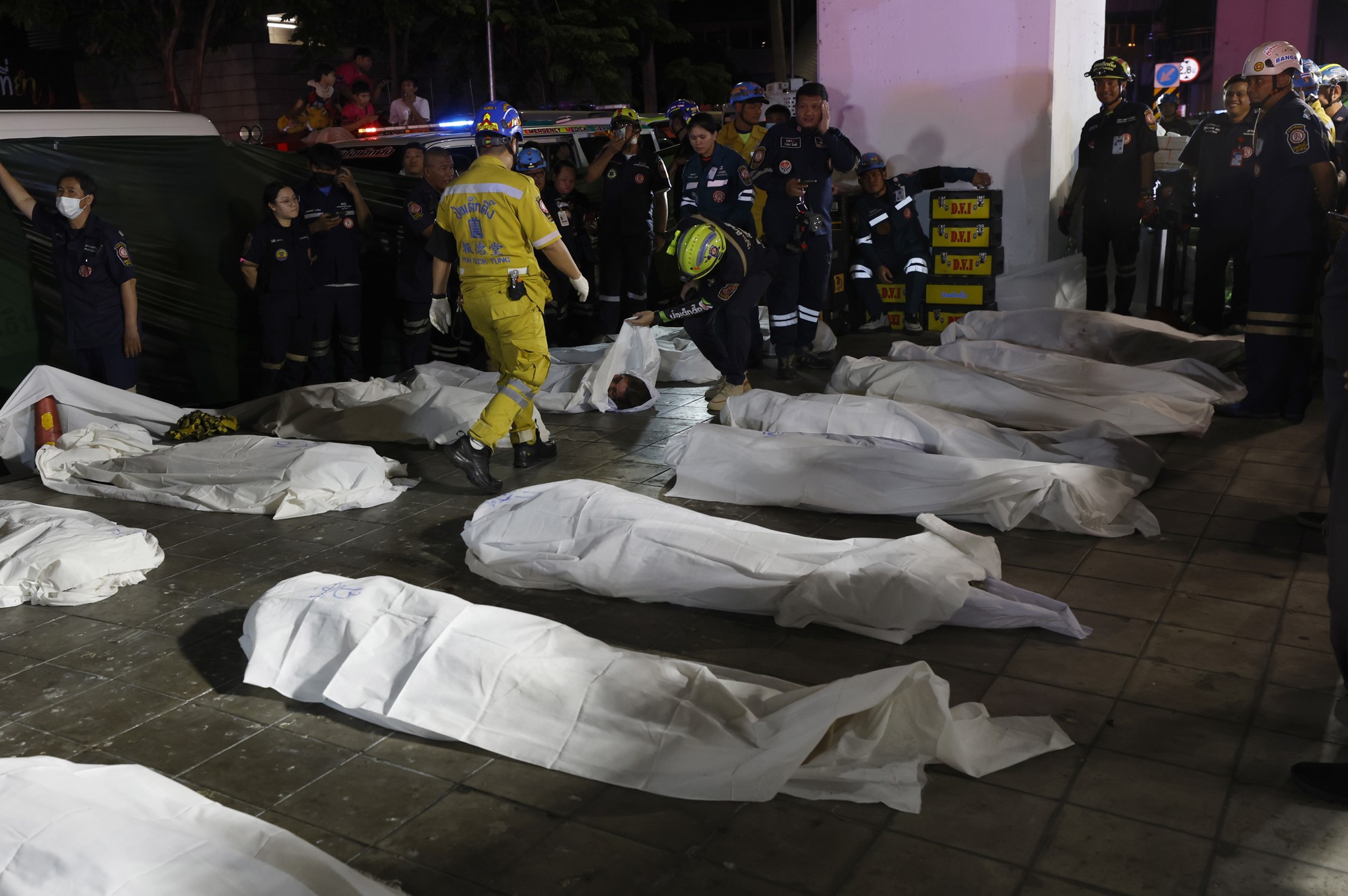 U požaru u baru u Bangkoku poginulo 30 ljudi. Vlasnici izrazili sućut