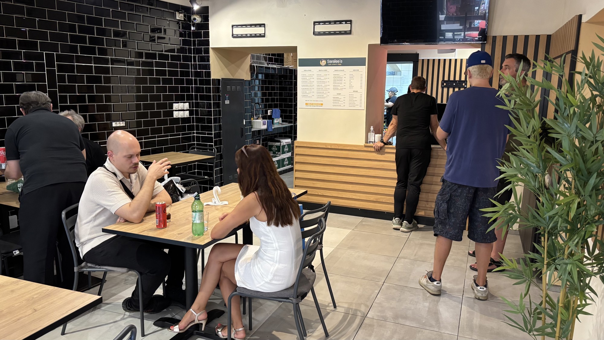 Kultni zagrebački kiosk Saralee's sada je restoran u centru grada. Posjetili smo ga