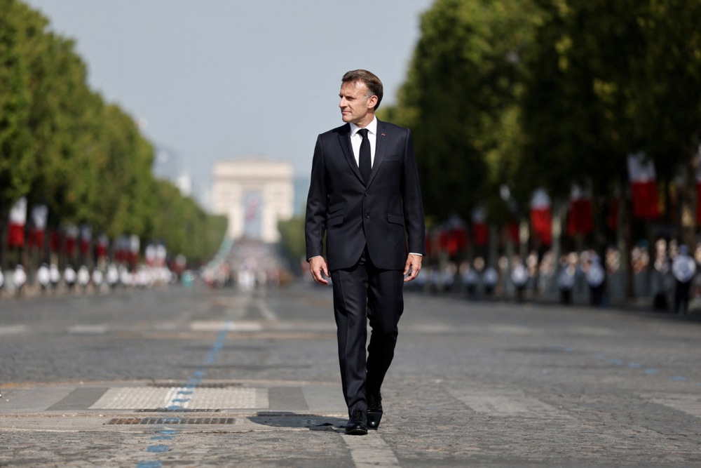 FOTO Veliki vojni mimohod u Parizu. Europa poslala poruku Putinu i Trumpu