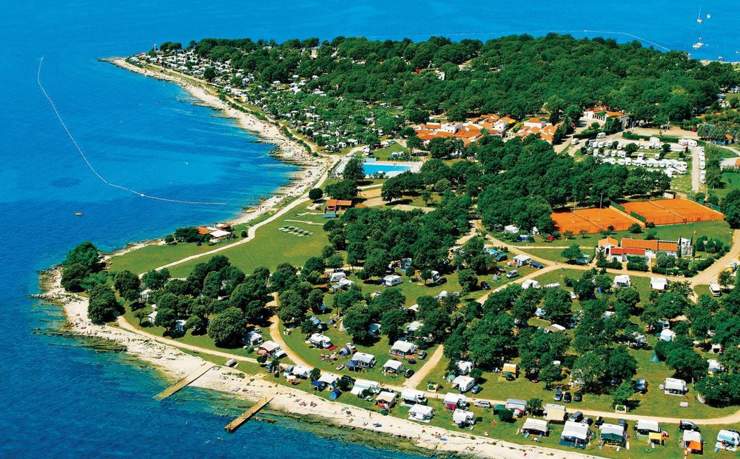 Plaža Ulika u sklopu naturističkog kampa u Poreču
