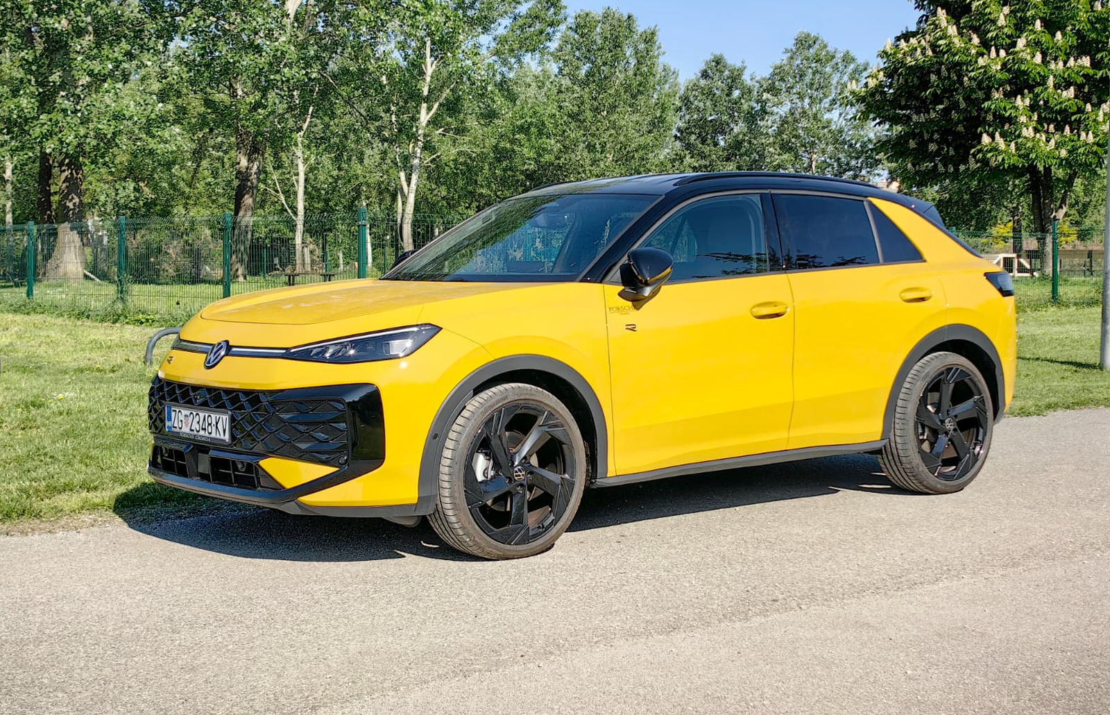 Novi VW T-Roc u R-Line paketu. Još atraktivniji i opet sjajan, ali i na cijeni