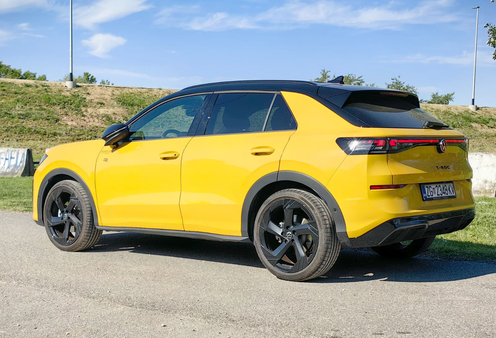 Novi VW T-Roc u R-Line paketu. Još atraktivniji i opet sjajan, ali i na cijeni