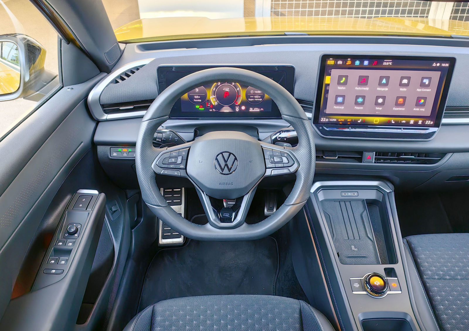 Novi VW T-Roc u R-Line paketu. Još atraktivniji i opet sjajan, ali i na cijeni