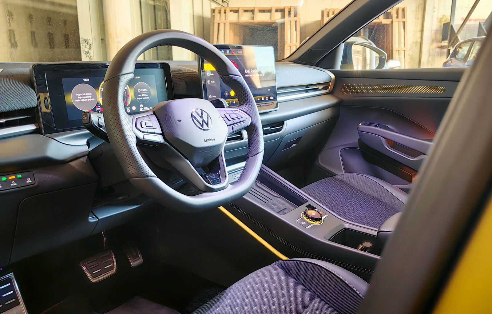 Novi VW T-Roc u R-Line paketu. Još atraktivniji i opet sjajan, ali i na cijeni