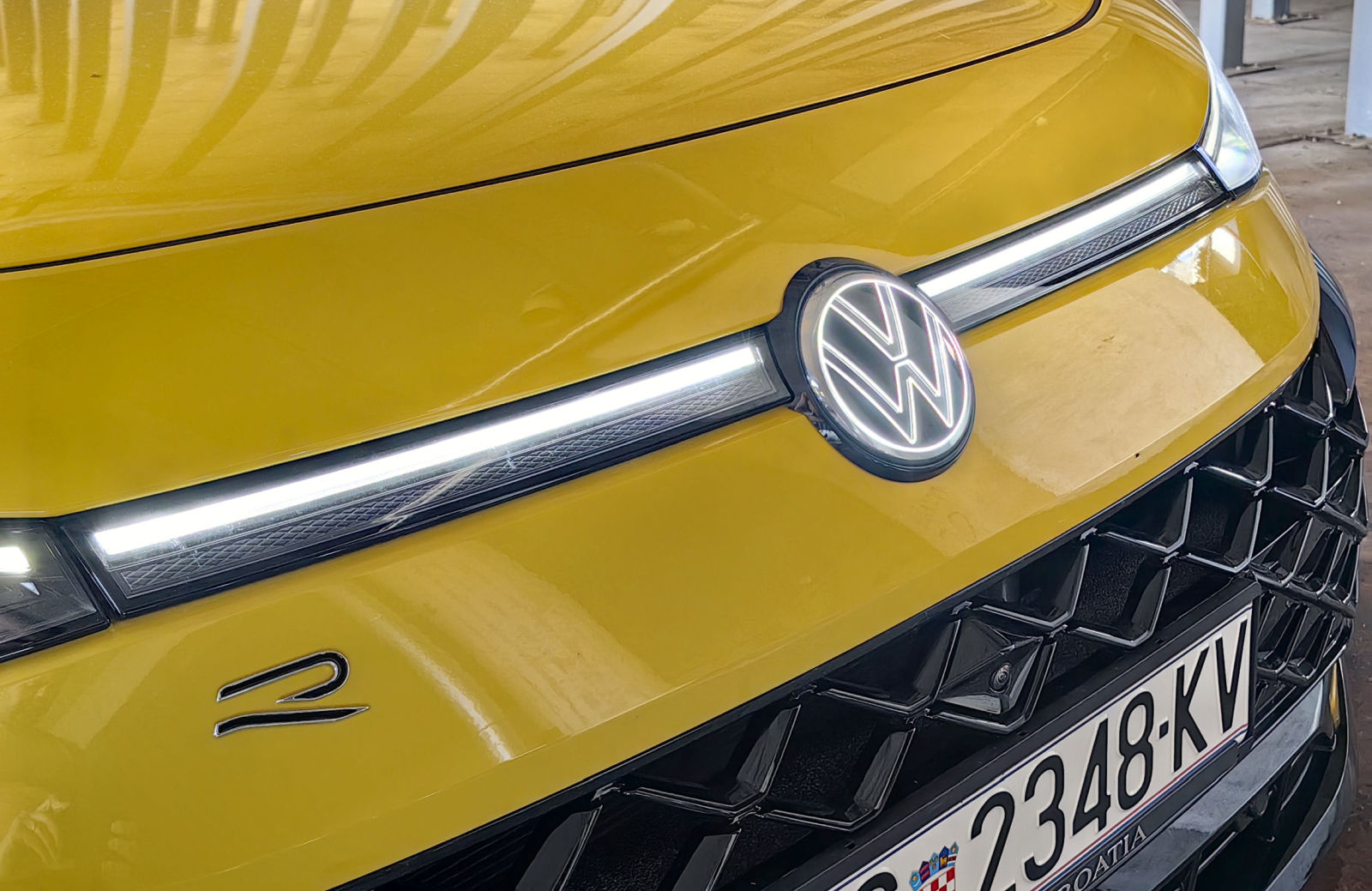 Novi VW T-Roc u R-Line paketu. Još atraktivniji i opet sjajan, ali i na cijeni