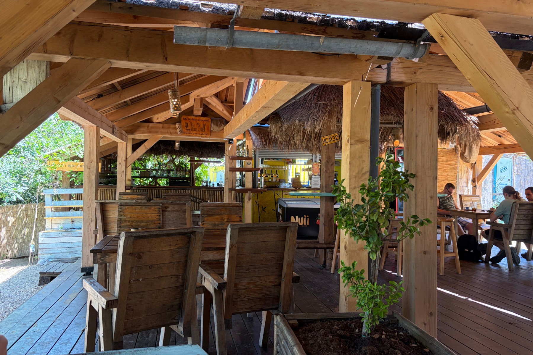 Beach bar uz rijeku izgleda kao da je na moru, a udaljen je sat vremena od Zagreba
