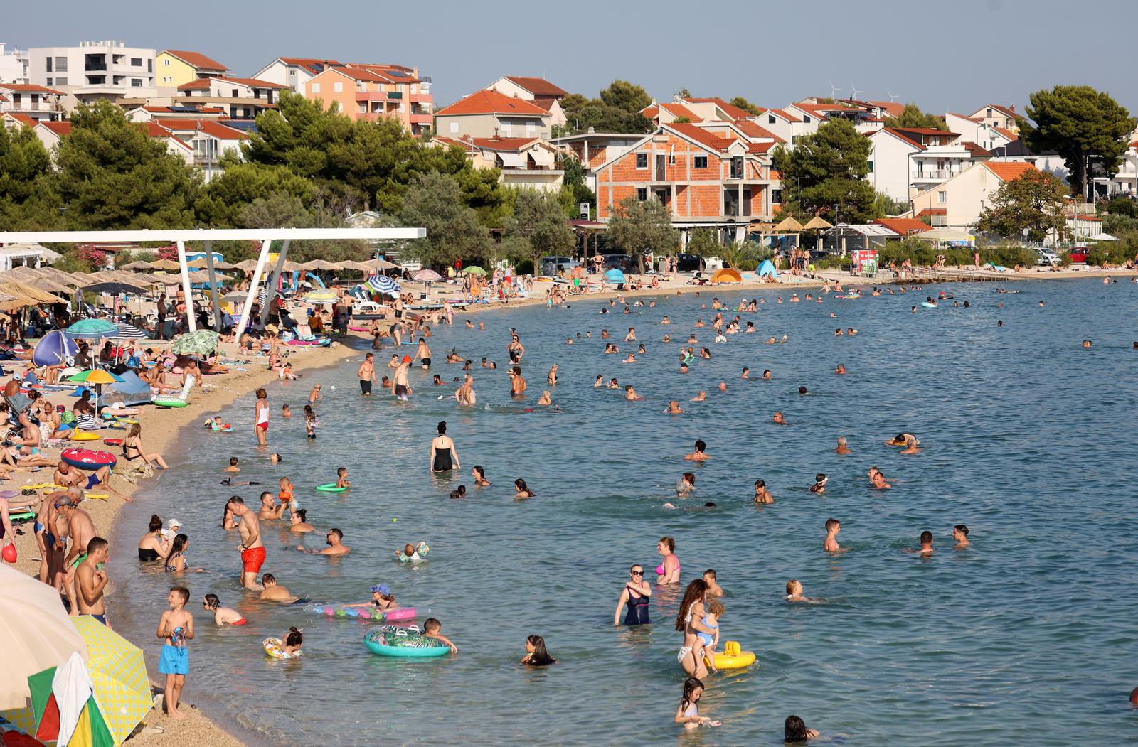 FOTO Ovako je u subotu izgledala plaža Rezalište u Brodarici