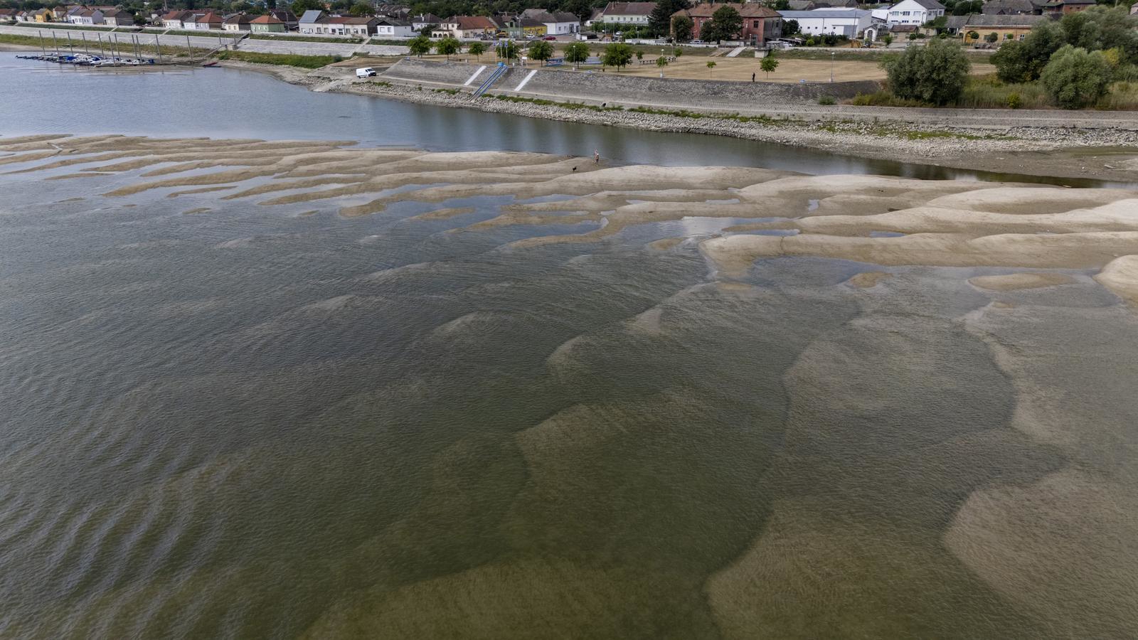 FOTO Pogledajte kako izgleda Dunav na najnižoj razini u povijesti