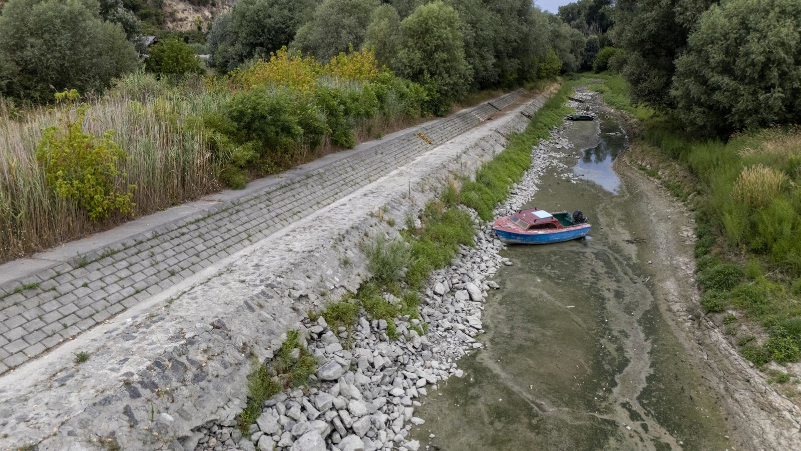 FOTO Pogledajte kako izgleda Dunav na najnižoj razini u povijesti