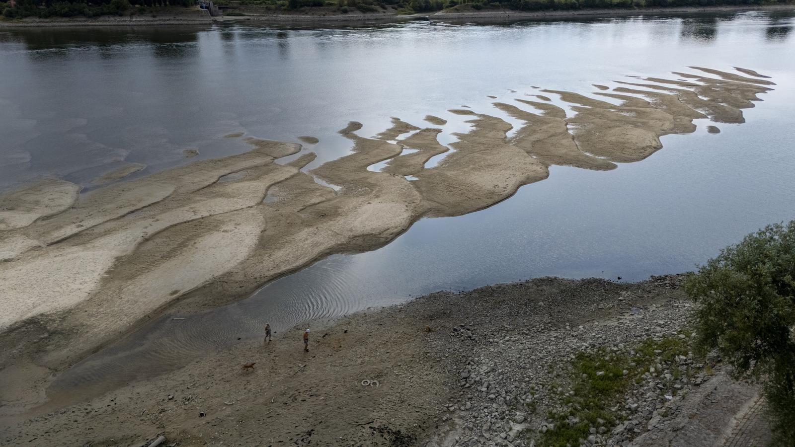FOTO Pogledajte kako izgleda Dunav na najnižoj razini u povijesti
