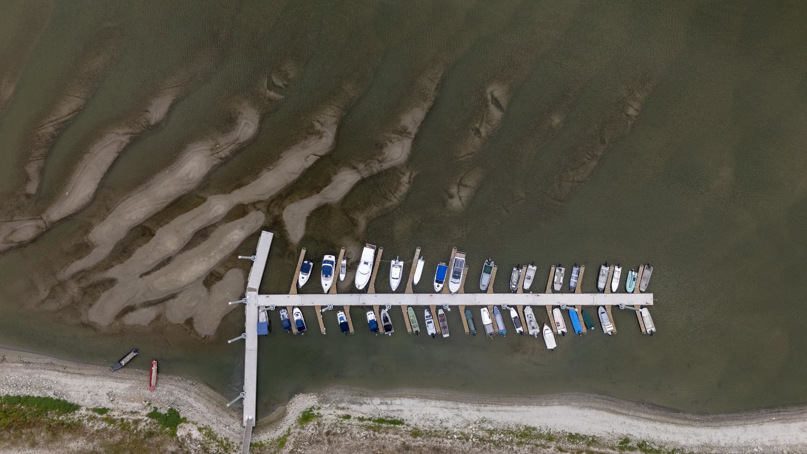FOTO Pogledajte kako izgleda Dunav na najnižoj razini u povijesti