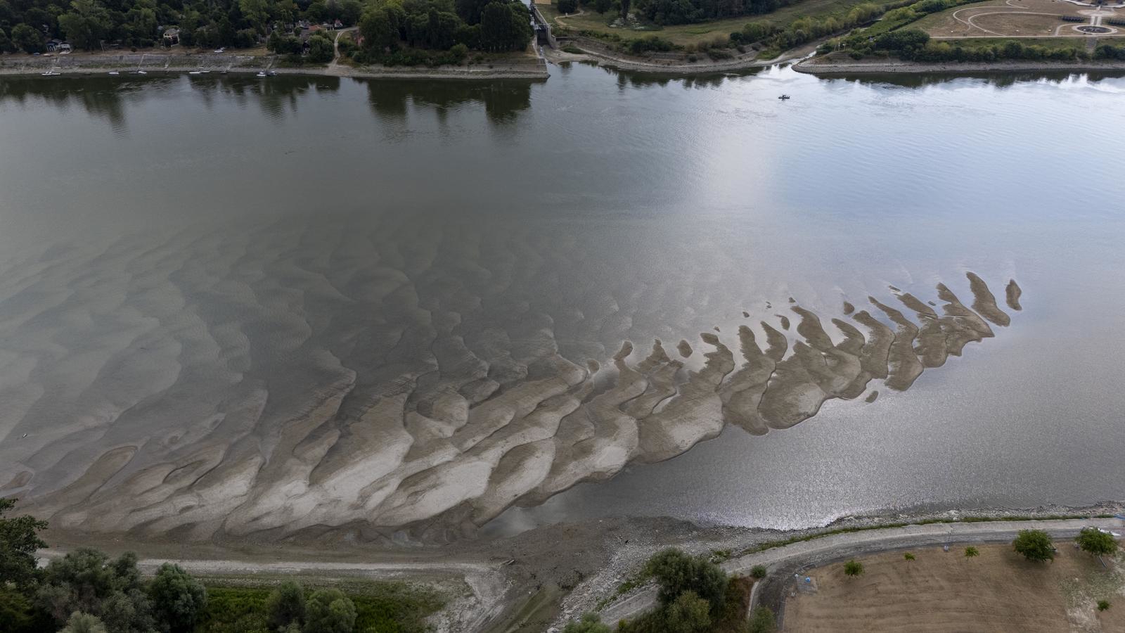 FOTO Pogledajte kako izgleda Dunav na najnižoj razini u povijesti