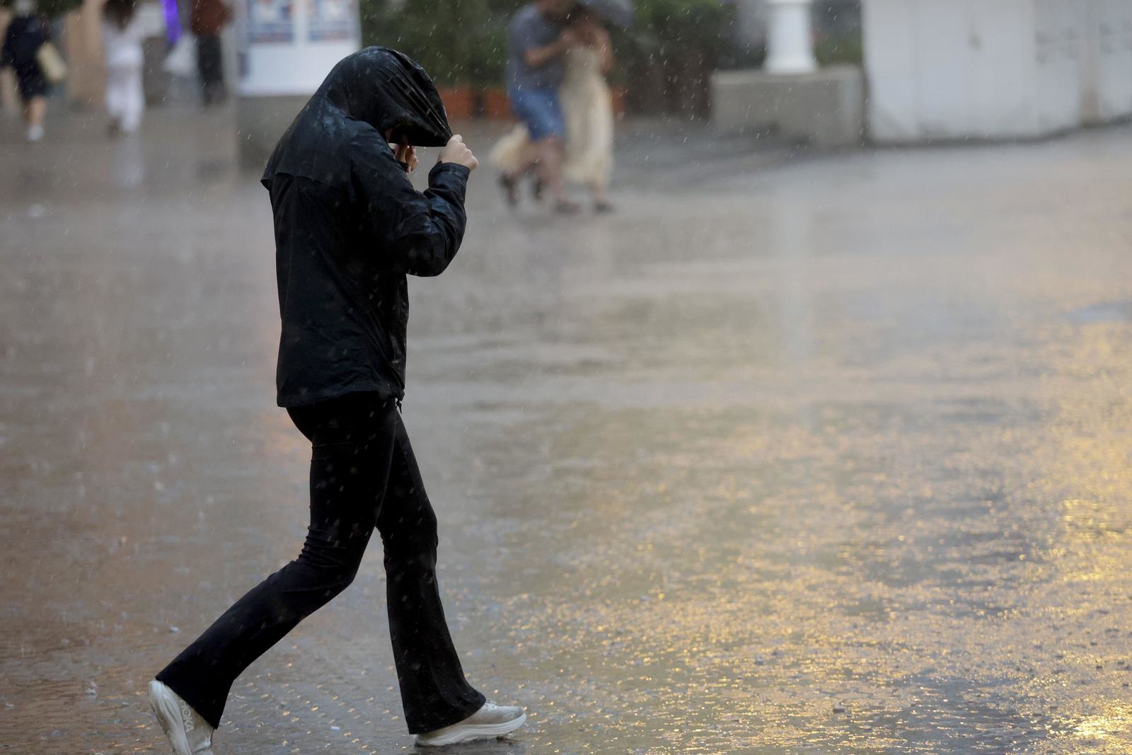 Naglo pala temperatura u Zagrebu, stiglo osvježenje. Objavljena i prognoza