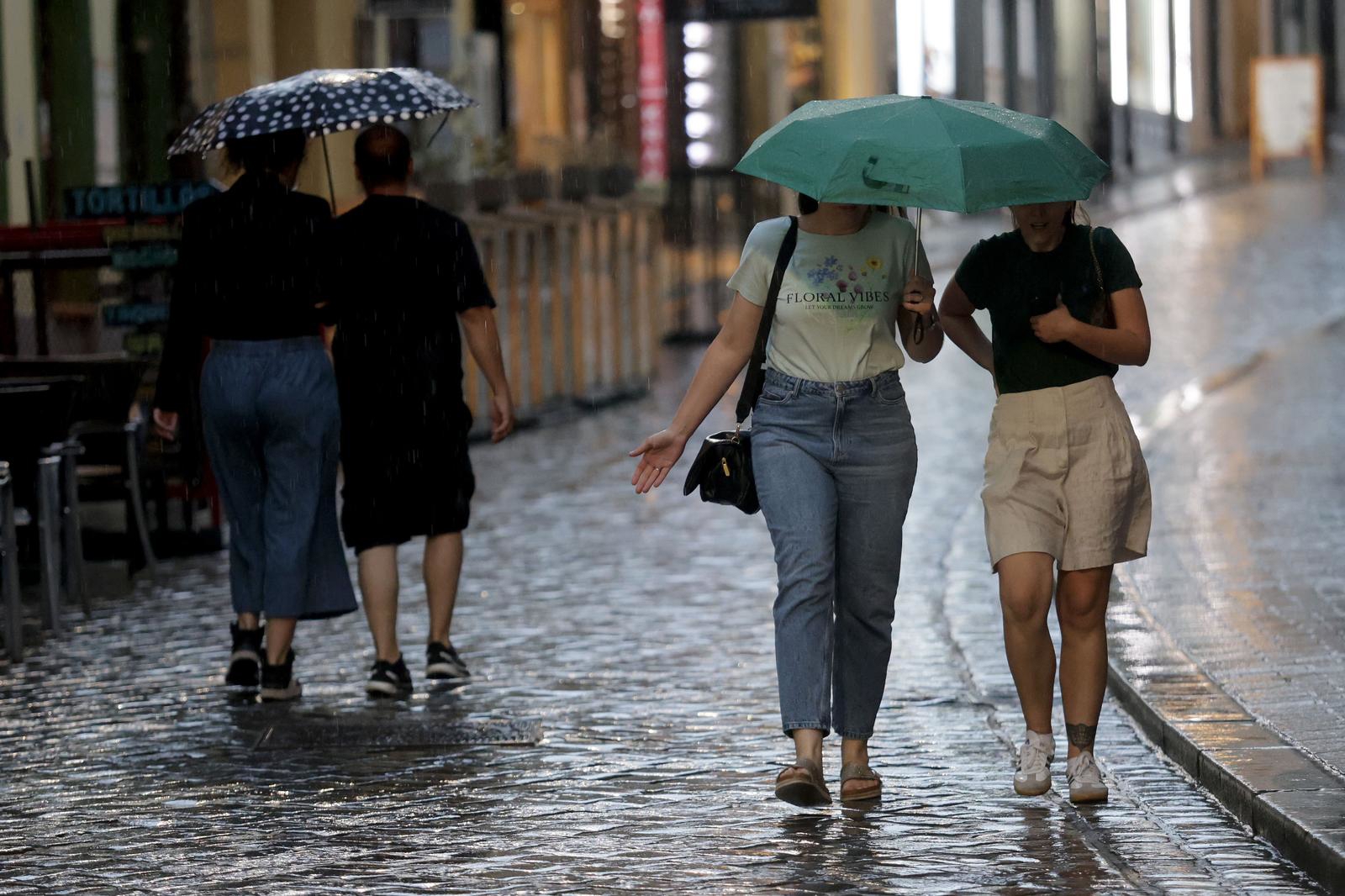 Naglo pala temperatura u Zagrebu, stiglo osvježenje. Objavljena i prognoza