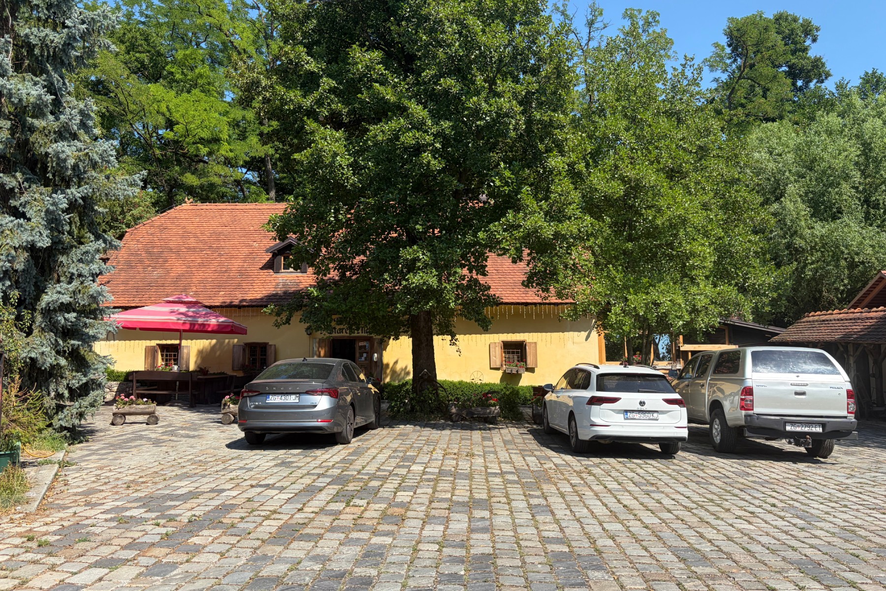Bili smo u restoranu V Starem Melinu. Ovdje se jede domaća hrana uz šum potoka