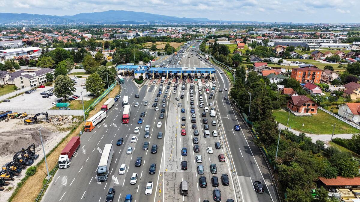 Pogledajte ogromne gužve na Lučkom. Vozi se u kolonama i zastojima