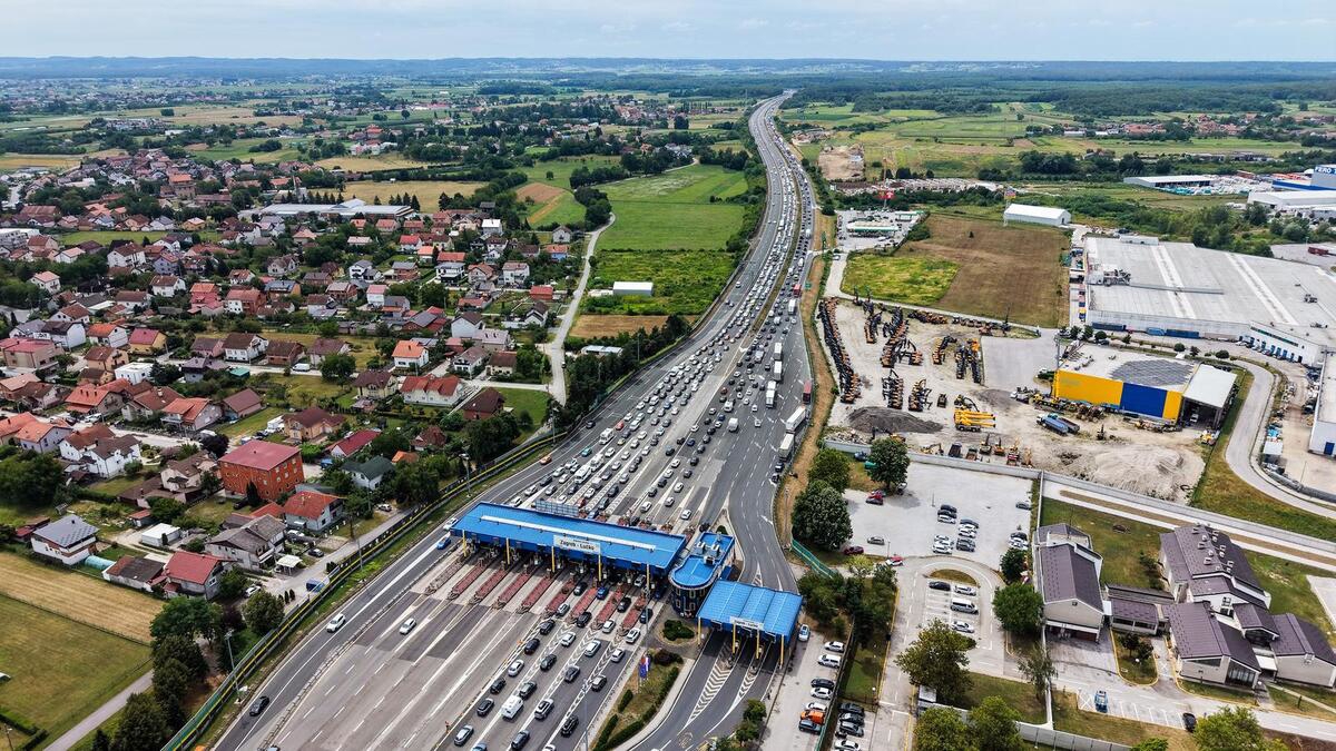 Pogledajte ogromne gužve na Lučkom. Vozi se u kolonama i zastojima