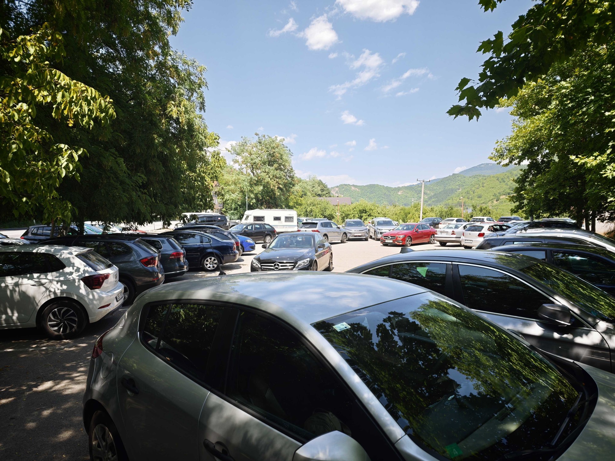 Zašto ljudi voze stotinama kilometara zbog janjetine u Jablanici? Provjerila sam