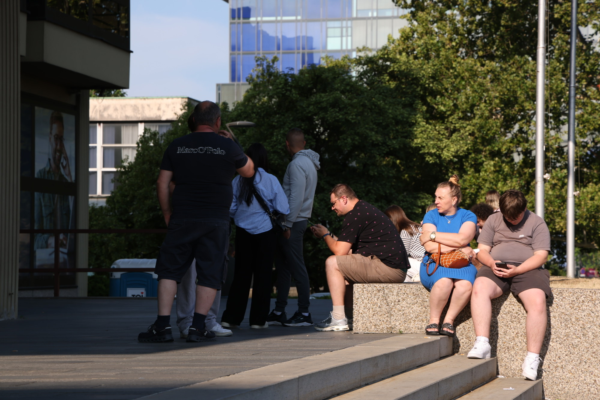 Pogledajte red pred MUP-om u Zagrebu. Ljudi čekaju na dokumente
