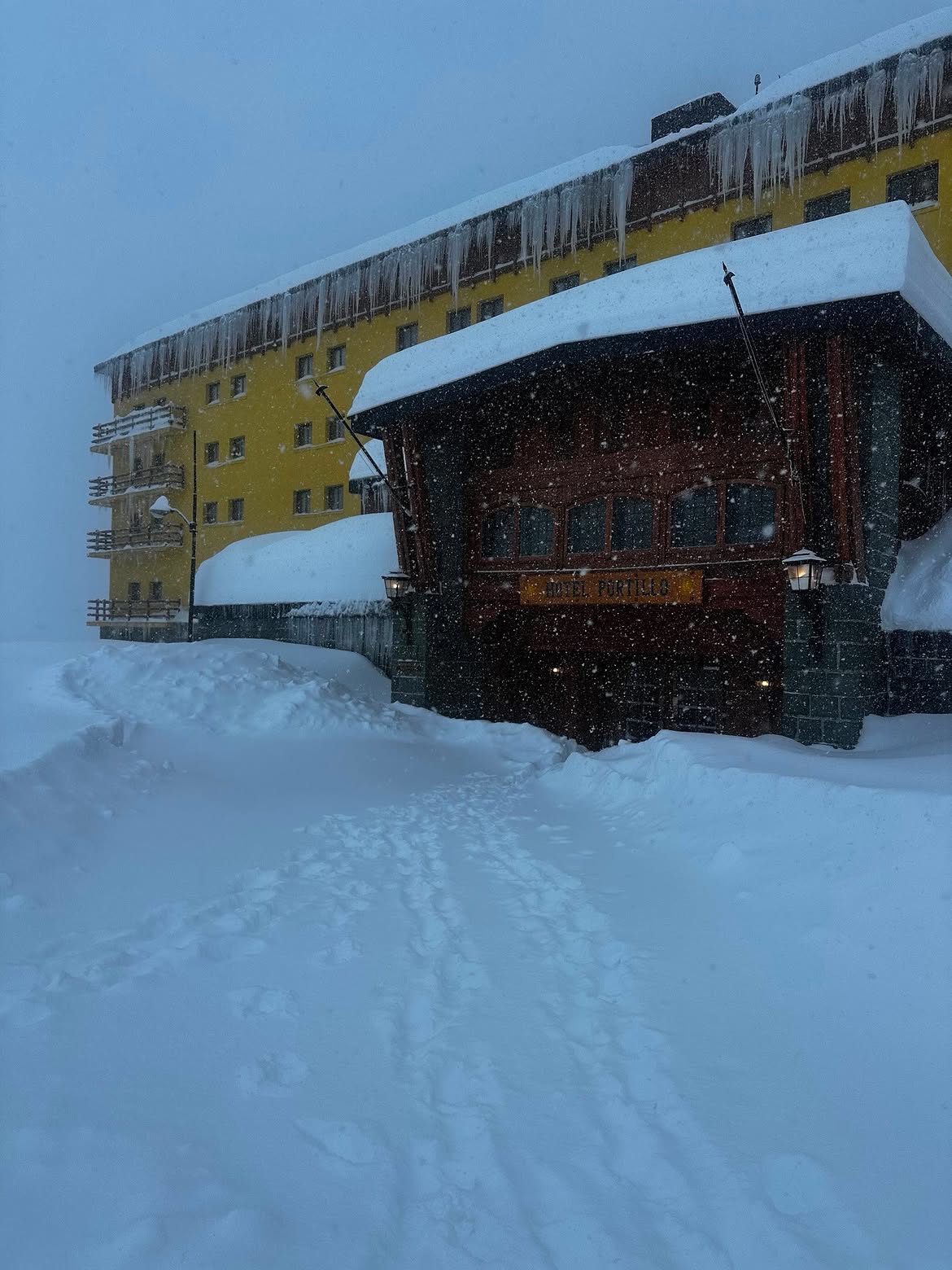 FOTO Vruće vam je? Pogledajte kako danas izgleda Čile, palo je četiri metra snijega