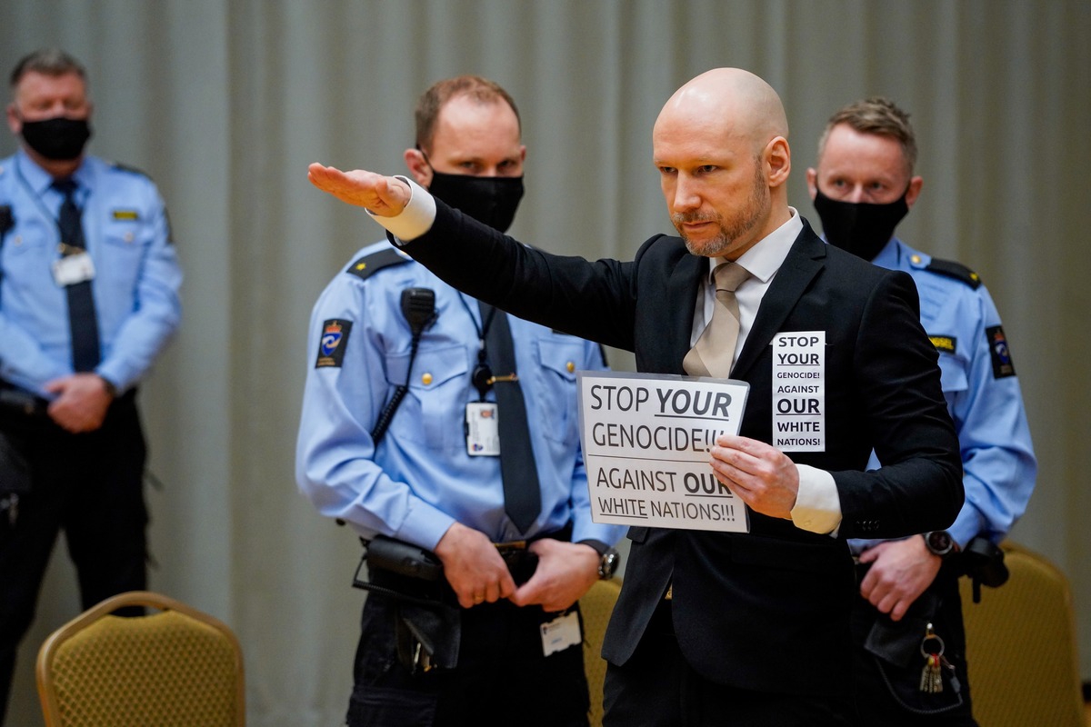 Obukao policijsku uniformu pa ubio 77 ljudi. Norveška obilježava 15 godina od masakra