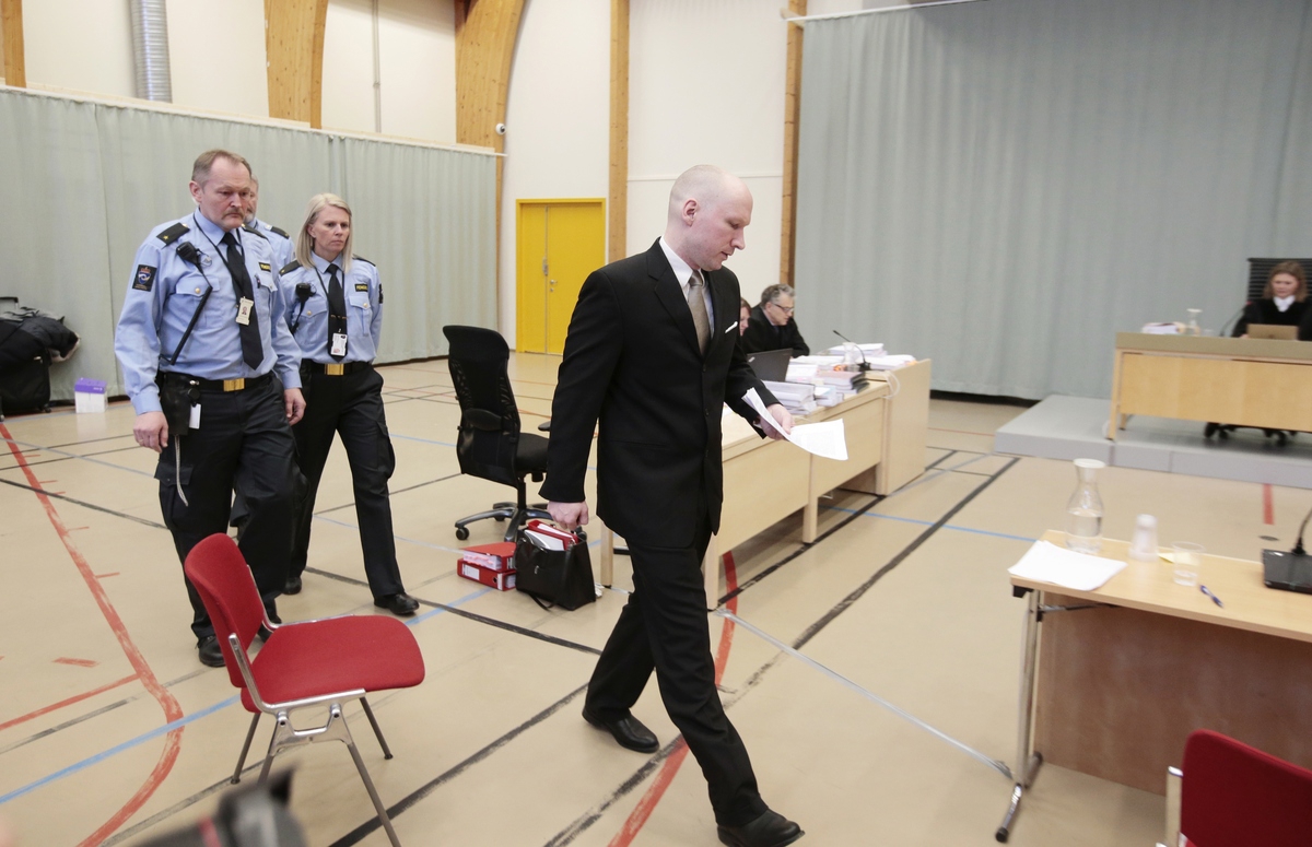 Obukao policijsku uniformu pa ubio 77 ljudi. Norveška obilježava 15 godina od masakra