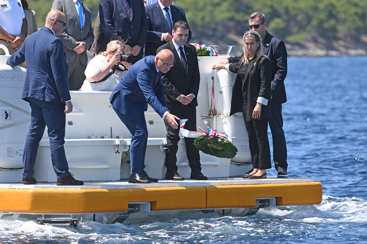 Češki ministar položio vijenac u more za sunarodnjake poginule u nesreći