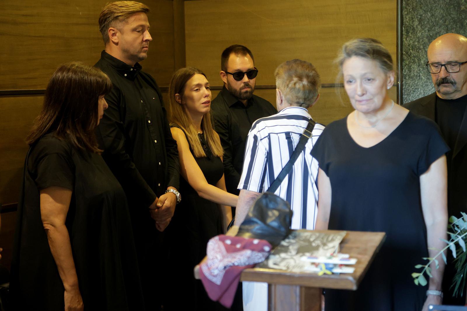 FOTO Na zagrebačkom krematoriju obitelj i prijatelji oprostili su se od Damira Šabana