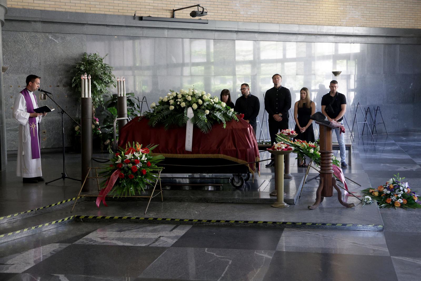 FOTO Na zagrebačkom krematoriju obitelj i prijatelji oprostili su se od Damira Šabana
