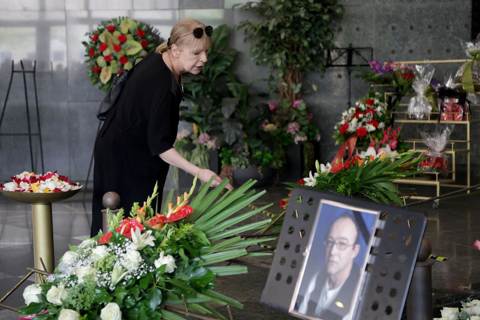 FOTO Na zagrebačkom krematoriju obitelj i prijatelji oprostili su se od Damira Šabana