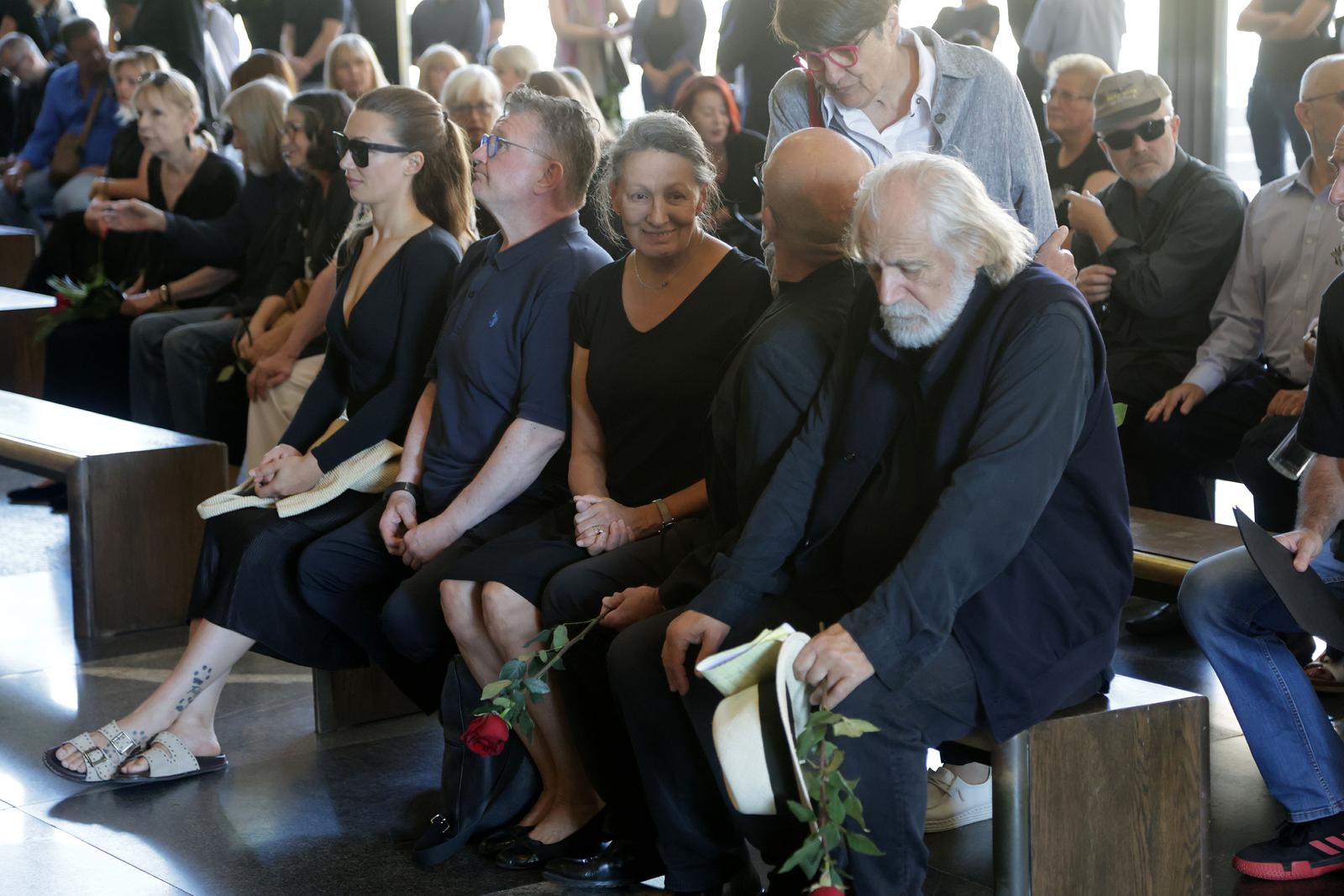 FOTO Na zagrebačkom krematoriju obitelj i prijatelji oprostili su se od Damira Šabana