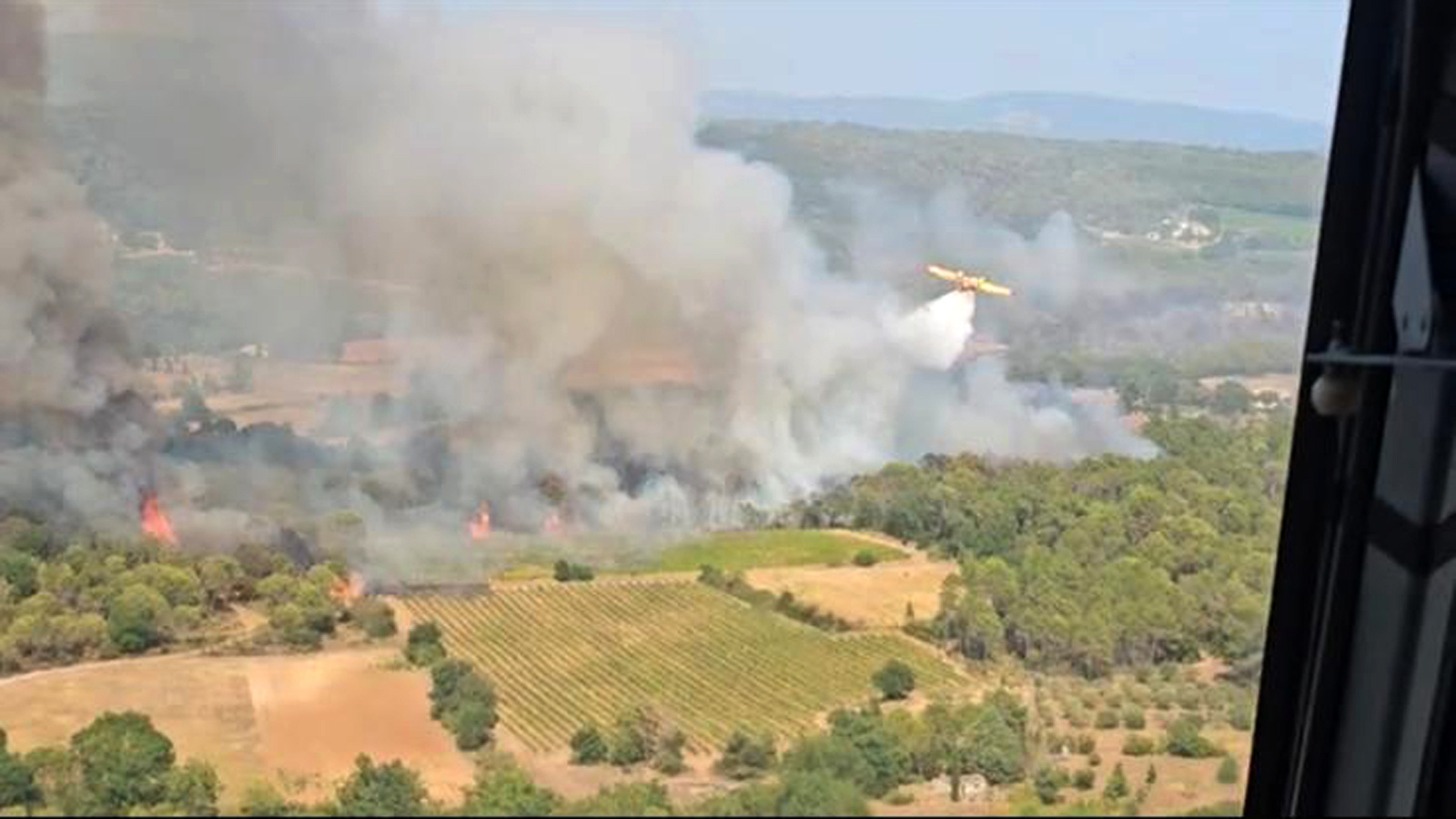 FOTO Hrvatski piloti gase strašne požare u Francuskoj: "Ulažemo maksimalne napore"